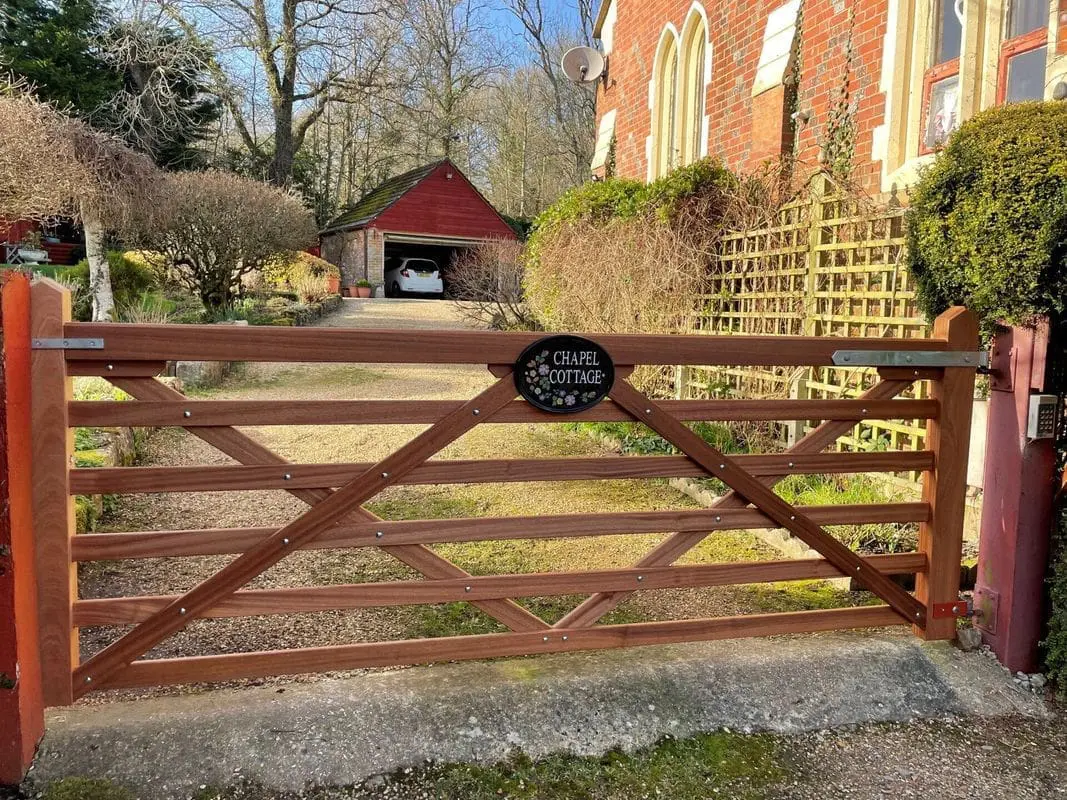 Tailored gates
